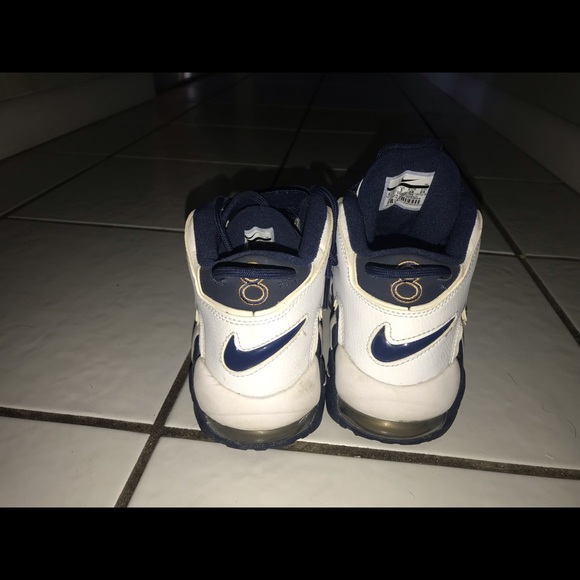 Sneakers - Picture 3 of 4